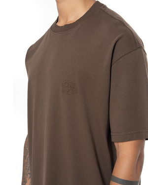 UNISEX GARMENT DYE SIGNATURE TEE - COCOA BROWN