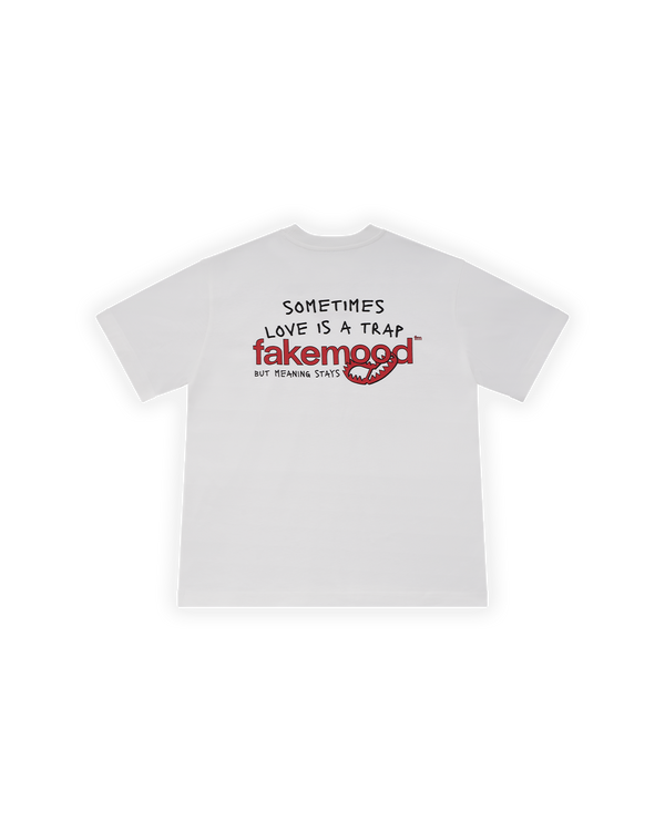 UNISEX OVERSIZE LOVE IS A TRAP BASKILI TİŞÖRT - BEYAZ